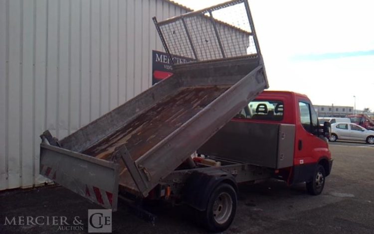 IVECO 35-120 BENNE SIMPLE CABINE COFFRE  EY-135-MK