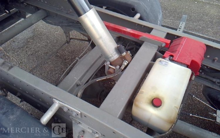 IVECO 35-120 BENNE SIMPLE CABINE COFFRE  EY-135-MK