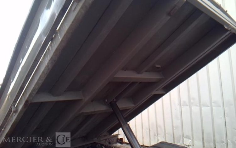 IVECO 35-120 BENNE SIMPLE CABINE COFFRE  EY-135-MK