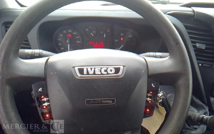 IVECO 35-120 BENNE SIMPLE CABINE COFFRE  EY-135-MK