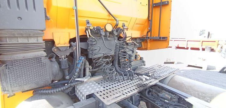 IVECO STRALIS 460 NP – PTRA 44 TONNES – GAZ – 228591 KMS – ANNEE 2018 JAUNE FB-616-TQ