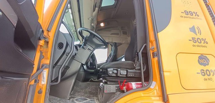 IVECO STRALIS NP460 – PTRA : 44 TONNES – GAZ – 205247 KMS – JAUNE FB-623-TQ