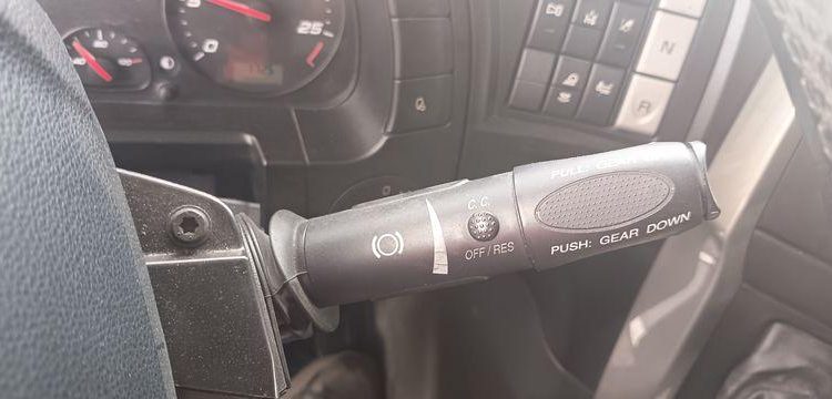 IVECO STRALIS NP460 – PTRA : 44 TONNES – GAZ – 205247 KMS – JAUNE FB-623-TQ