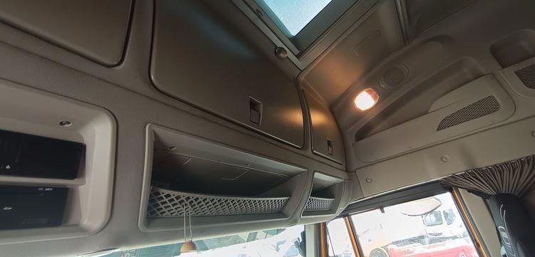 IVECO STRALIS NP460 – PTRA : 44 TONNES – GAZ – 205247 KMS – JAUNE FB-623-TQ