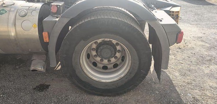 IVECO STRALIS NP460 – PTRA : 44 TONNES – GAZ – 205247 KMS – JAUNE FB-623-TQ