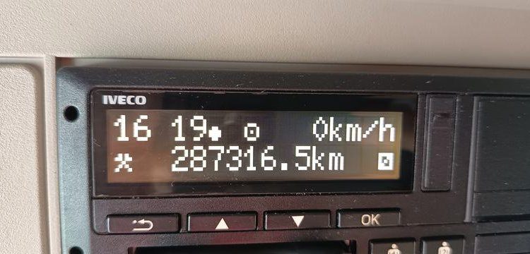 IVECO STRALIS 460 NP – PTRA : 44 TONNES – GAZ – 287316 KMS – ANNEE 2018 JAUNE FB-635-TQ