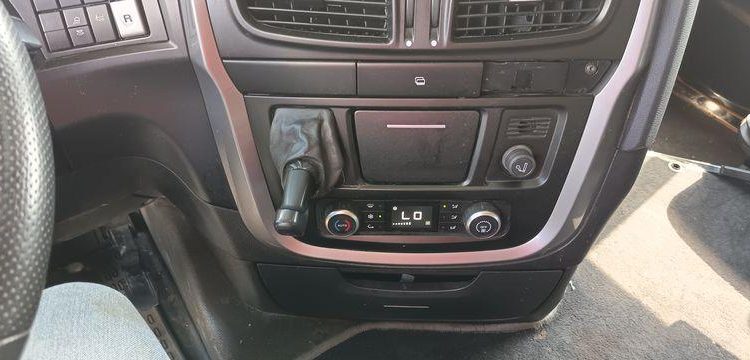 IVECO STRALIS 460 NP – PTRA : 44 TONNES – GAZ – 287316 KMS – ANNEE 2018 JAUNE FB-635-TQ