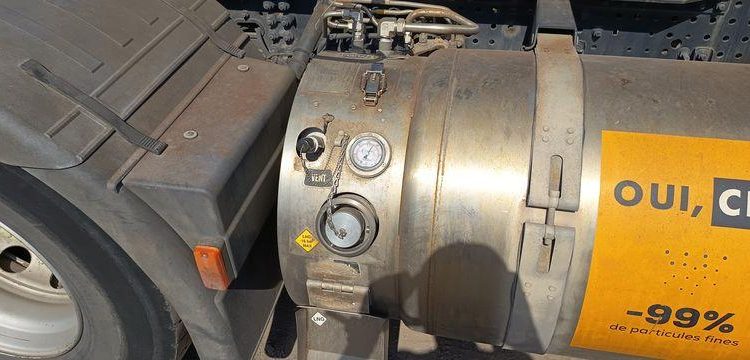 IVECO STRALIS 460 NP – PTRA : 44 TONNES – GAZ – 287316 KMS – ANNEE 2018 JAUNE FB-635-TQ