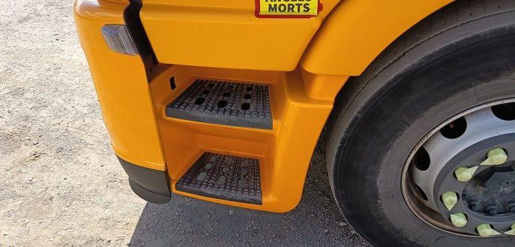 IVECO STRALIS 460 NP – PTRA : 44 TONNES – GAZ – 287316 KMS – ANNEE 2018 JAUNE FB-635-TQ