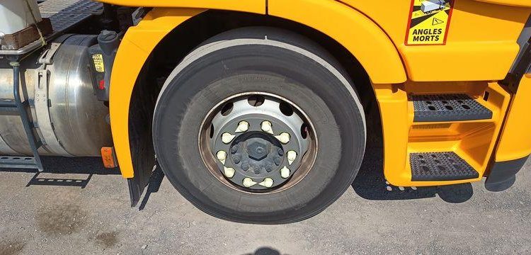 IVECO STRALIS 460 NP – PTRA : 44 TONNES – GAZ – 287316 KMS – ANNEE 2018 JAUNE FB-635-TQ