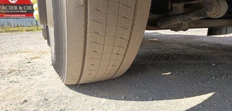 IVECO STRALIS 460 NP – PTRA : 44 TONNES – GAZ – 287316 KMS – ANNEE 2018 JAUNE FB-635-TQ