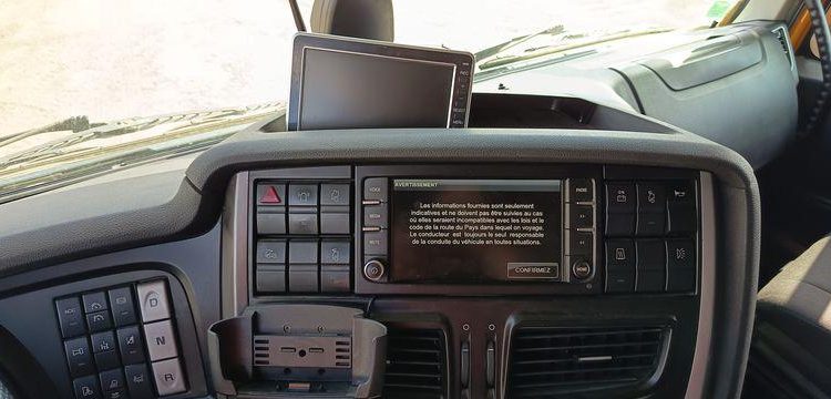 IVECO STRALIS 460 NP – PTRA : 44 TONNES – GAZ – 194425 KMS – JAUNE FE-327-PW