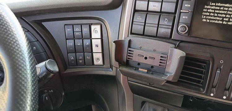 IVECO STRALIS 460 NP – PTRA : 44 TONNES – GAZ – 194425 KMS – JAUNE FE-327-PW