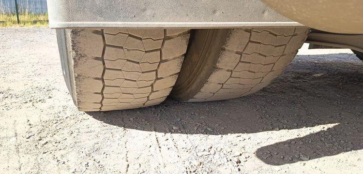 IVECO STRALIS 460 NP – PTRA : 44 TONNES – GAZ – 194425 KMS – JAUNE FE-327-PW