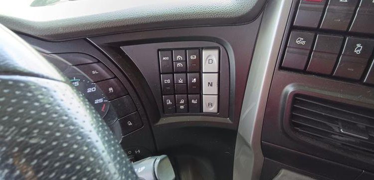 IVECO STRALIS 460 NP – PTRA 44 TONNES – GAZ – 192007 KMS – ANNEE 2019 JAUNE FE-539-YJ