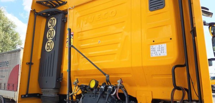 IVECO STRALIS 460 NP – PTRA 44 TONNES – GAZ – 192007 KMS – ANNEE 2019 JAUNE FE-539-YJ