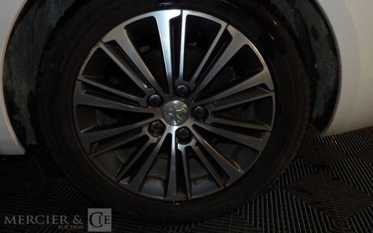 PEUGEOT 308 SW ALLURE BUSINESS 130CH BLANC FT-306-XT