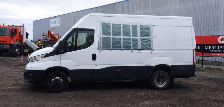 IVECO DAILLY 34C140 FOURGON – AN 2020 – 91325 KM BLANC FV-892-QW