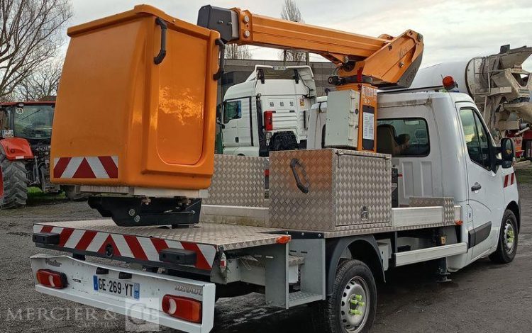 RENAULT MASTER AVEC NACELLE KLUBB/KL26 – 10 M DIESEL – 108 HEURES -2618 KMS – ANNEE 2022  GE-269-YT