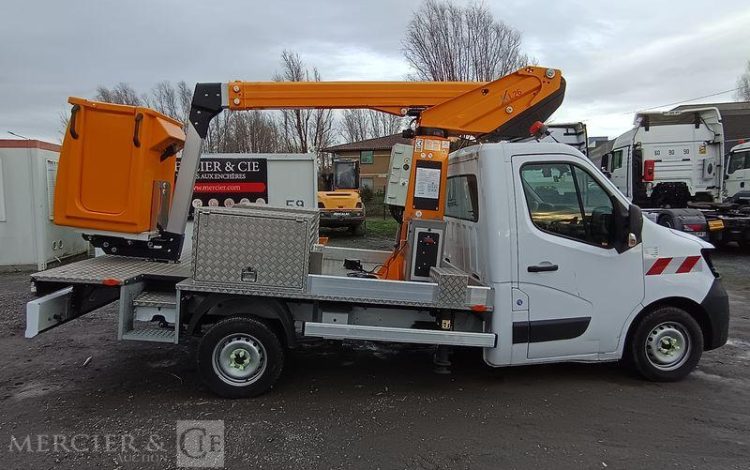 RENAULT MASTER AVEC NACELLE KLUBB/KL26 – 10 M DIESEL – 108 HEURES -2618 KMS – ANNEE 2022  GE-269-YT