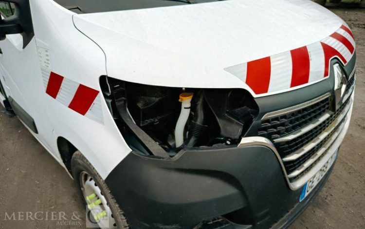 RENAULT MASTER AVEC NACELLE KLUBB/KL26 – 10 M DIESEL – 108 HEURES -2618 KMS – ANNEE 2022  GE-269-YT