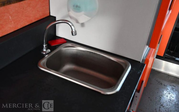 RENAULT CAMION MAGASIN  EUROMAG HELIOSTAR PANO 6m7 SUR BASE RENAULT 2.3 BLUEDCI 145ch BLANC GG-271-ZM