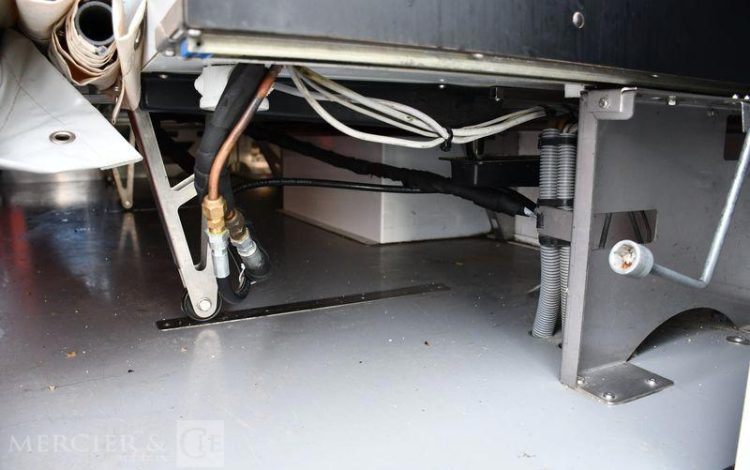 RENAULT CAMION MAGASIN  EUROMAG HELIOSTAR PANO 6m7 SUR BASE RENAULT 2.3 BLUEDCI 145ch BLANC GG-271-ZM