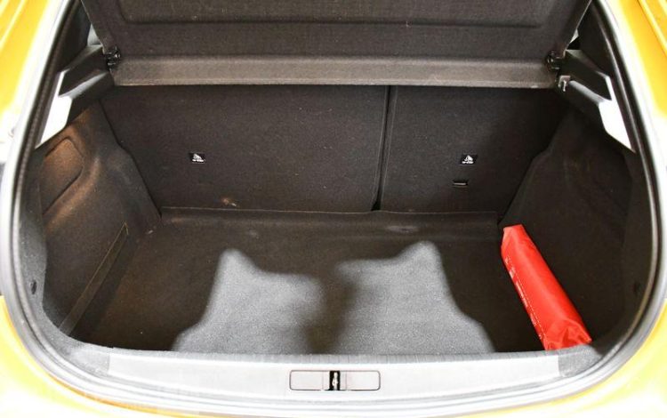 PEUGEOT e-208 50kWh 135ch ALLURE PACK JAUNE GS-486-EV