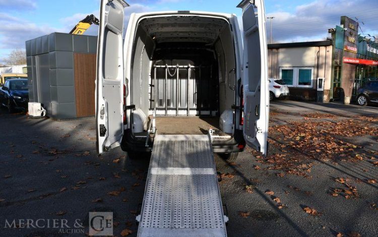 RENAULT MASTER FOURGON 2.3 BLUEDCI 135 35 L2H2 GRAND-CONFORT BLANC GT-635-VR