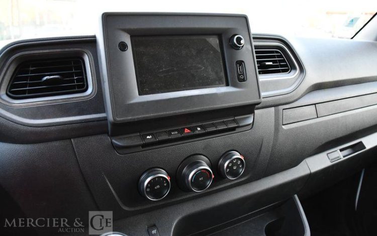 RENAULT MASTER FOURGON 2.3 BLUEDCI 135 35 L2H2 GRAND-CONFORT BLANC GT-635-VR