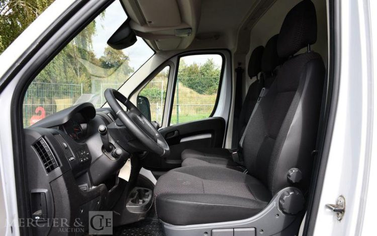 CITROEN JUMPER FOURGON 33 2.2 BLUEHDI 140ch PREMIUM CONNECT BLANC GV-791-JD