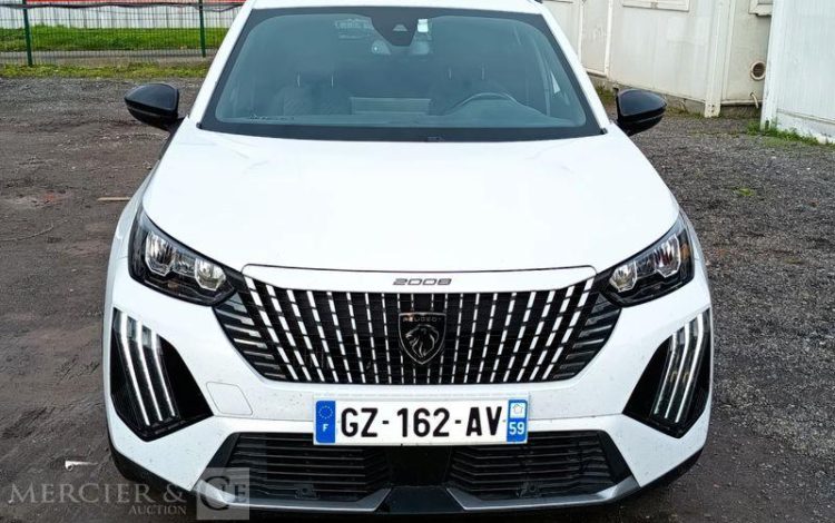 PEUGEOT 2008 PURETECH 100 ALLURE  GZ-162-AV
