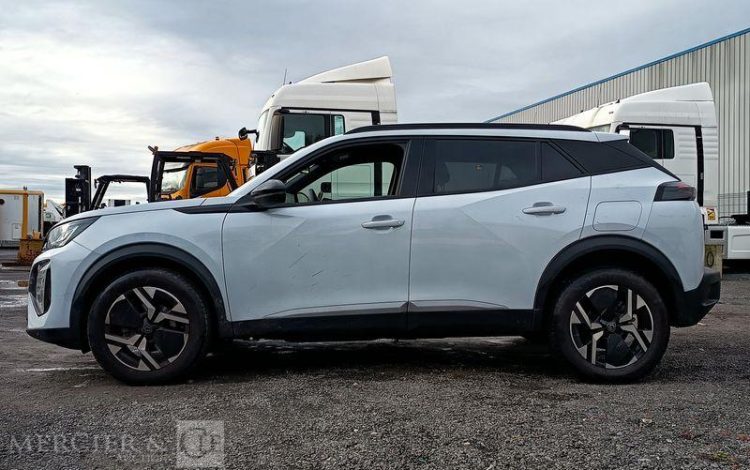 PEUGEOT 2008 PURETECH 100 ALLURE  GZ-162-AV