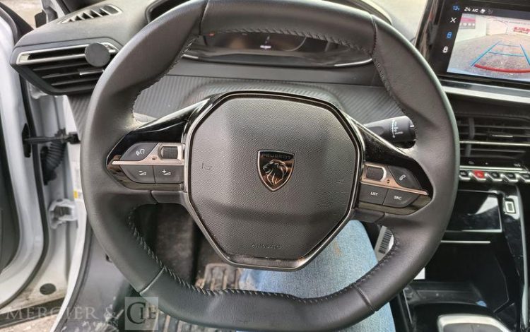 PEUGEOT 2008 PURETECH 100 ALLURE  GZ-162-AV