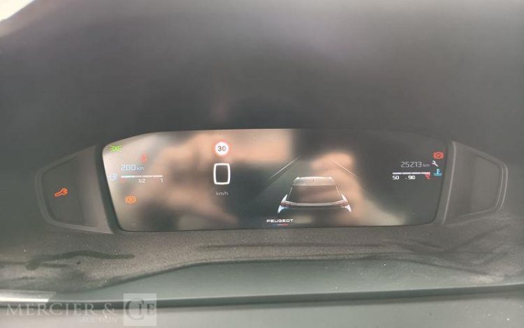 PEUGEOT 2008 PURETECH 100 ALLURE  GZ-162-AV