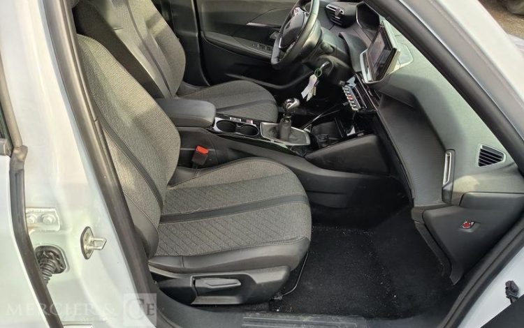 PEUGEOT 2008 PURETECH 100 ALLURE  GZ-162-AV