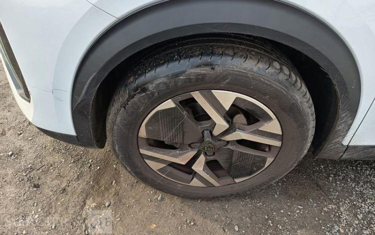 PEUGEOT 2008 PURETECH 100 ALLURE  GZ-162-AV