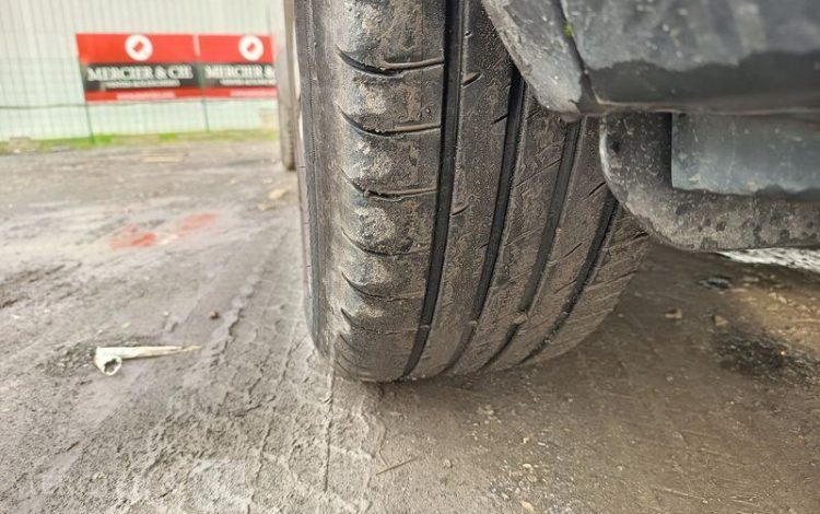 PEUGEOT 2008 PURETECH 100 ALLURE  GZ-162-AV