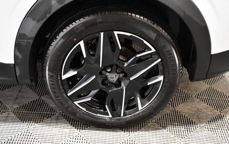 PEUGEOT 3008 GT 1.2 HYBRID 135ch GT E-DCS6 BLANC GZ-572-NX