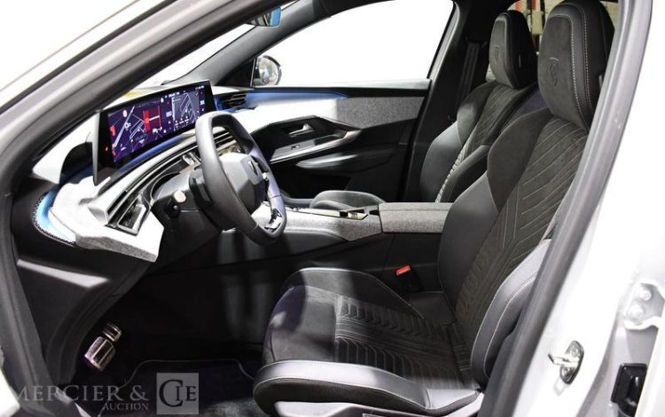 PEUGEOT 3008 GT 1.2 HYBRID 135ch GT E-DCS6 BLANC GZ-572-NX