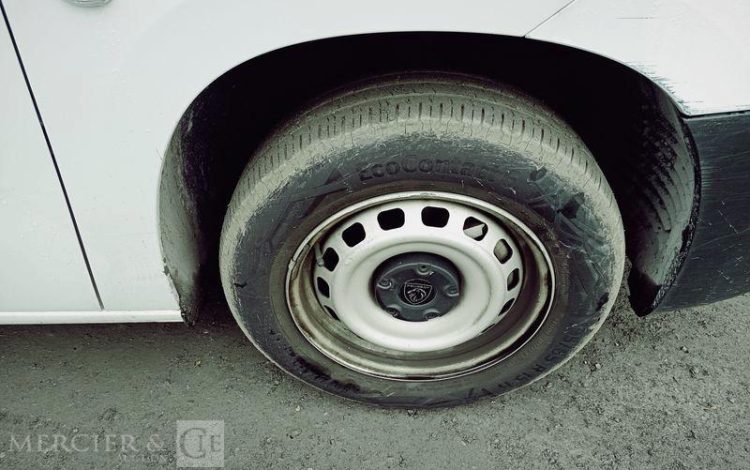 PEUGEOT PARTNER PHASE 2 L1 1.5 BLUEHDIi 16V 100 CV DIESEL – 18238 KMS – ANNEE 2024 BLANC GZ-593-AS