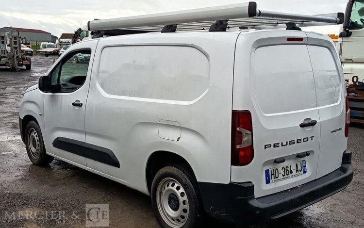 PEUGEOT PARTNER FOURGON XL 950KG BLUEHDI 100 S&S BVM6 – DIESEL – 8625 KMS – ANNEE 2025 BLANC HD-364-AJ