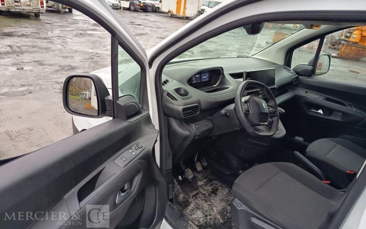 PEUGEOT PARTNER FOURGON XL 950KG BLUEHDI 100 S&S BVM6 – DIESEL – 8625 KMS – ANNEE 2025 BLANC HD-364-AJ