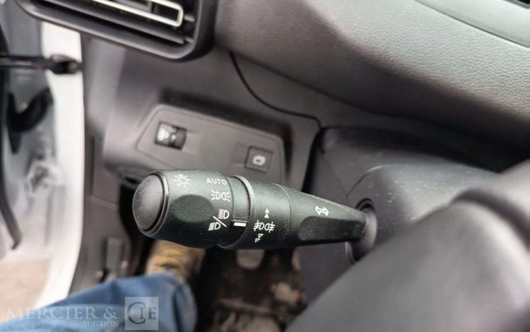 PEUGEOT PARTNER FOURGON XL 950KG BLUEHDI 100 S&S BVM6 – DIESEL – 8625 KMS – ANNEE 2025 BLANC HD-364-AJ