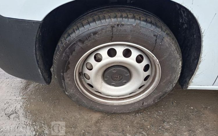 PEUGEOT PARTNER FOURGON XL 950KG BLUEHDI 100 S&S BVM6 – DIESEL – 8625 KMS – ANNEE 2025 BLANC HD-364-AJ