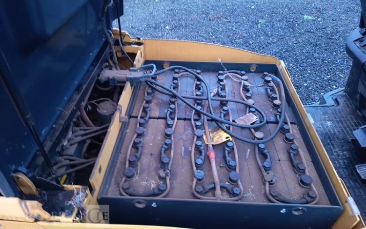 CATERPILLAR CHARIOT ELEVATEUR FRONTAL ELECTRIQUE EP16PNT – 1,6 TONNES –  383