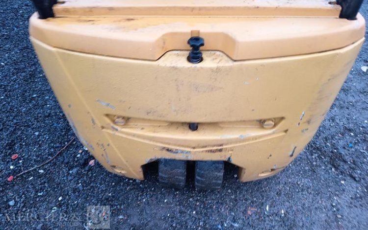 CATERPILLAR CHARIOT ELEVATEUR FRONTAL ELECTRIQUE EP16PNT – 1,6 TONNES –  383