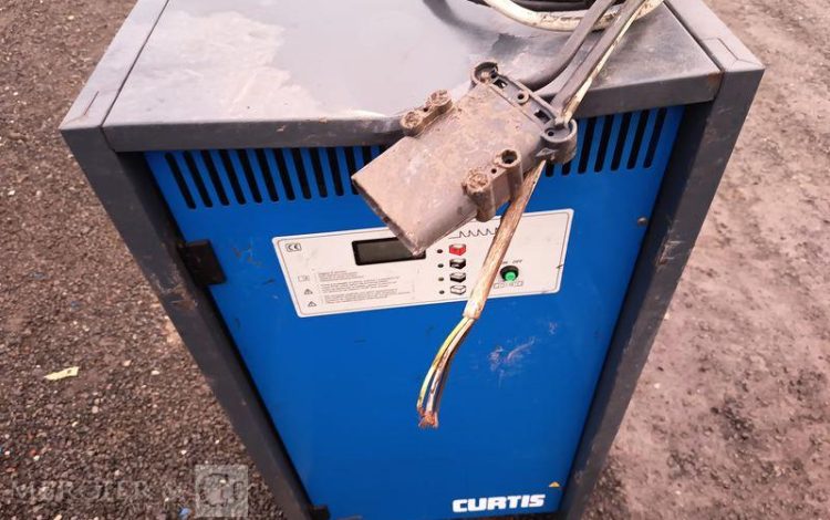 CATERPILLAR CHARIOT ELEVATEUR FRONTAL ELECTRIQUE EP16PNT – 1,6 TONNES –  383