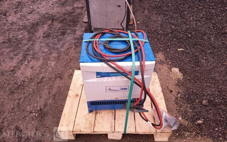 CATERPILLAR CHARIOT ELEVATEUR FRONTAL ELECTRIQUE EP16PNT – 1,6 TONNES –  383