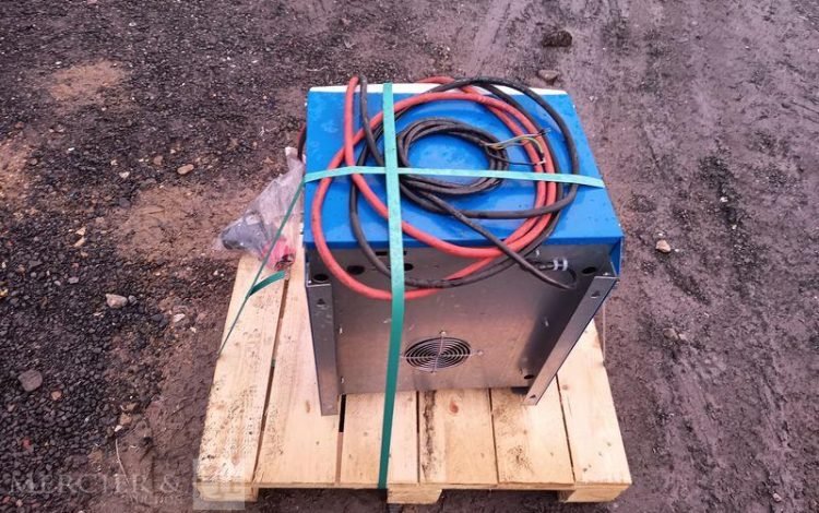 CATERPILLAR CHARIOT ELEVATEUR FRONTAL ELECTRIQUE EP16PNT – 1,6 TONNES –  383